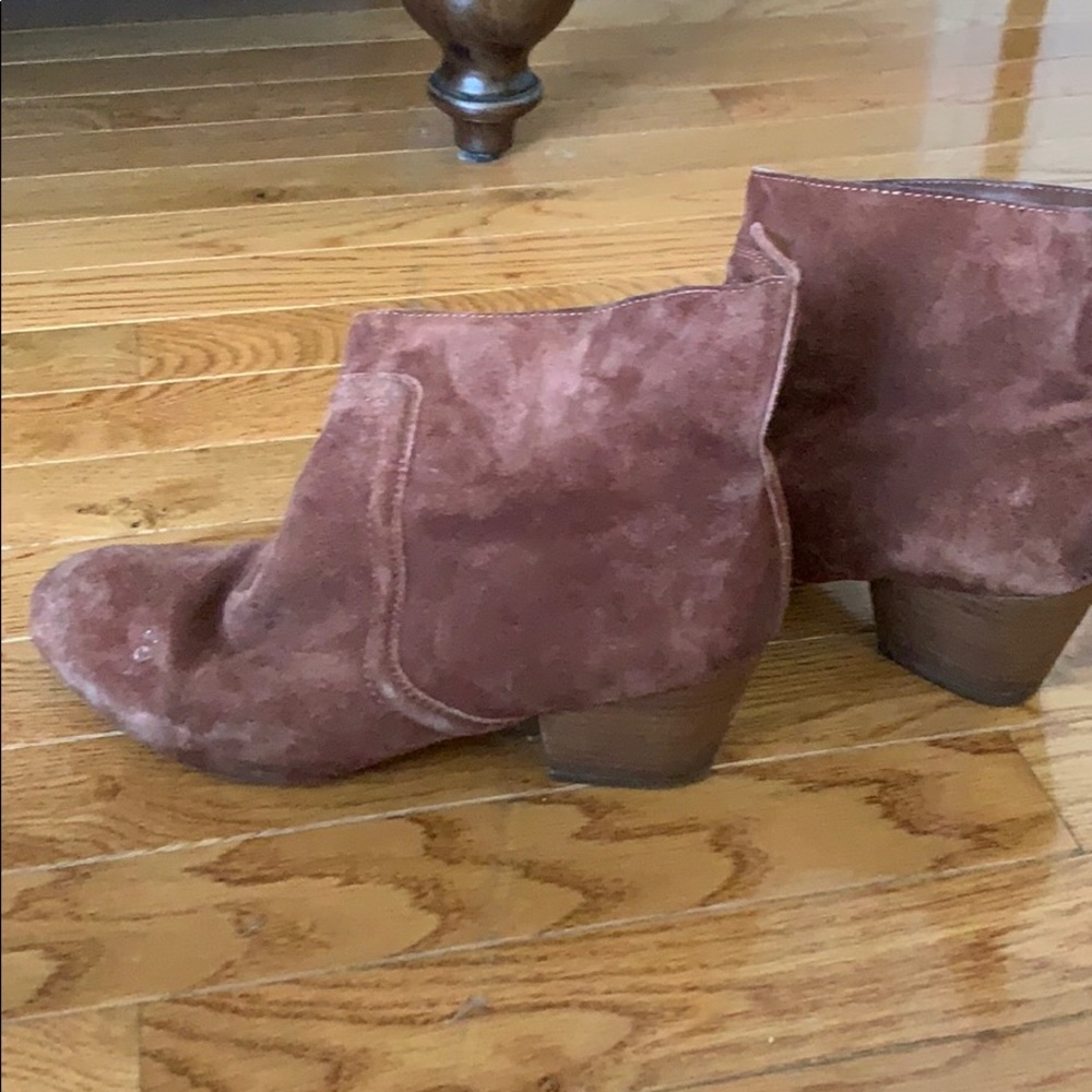 Suede boots